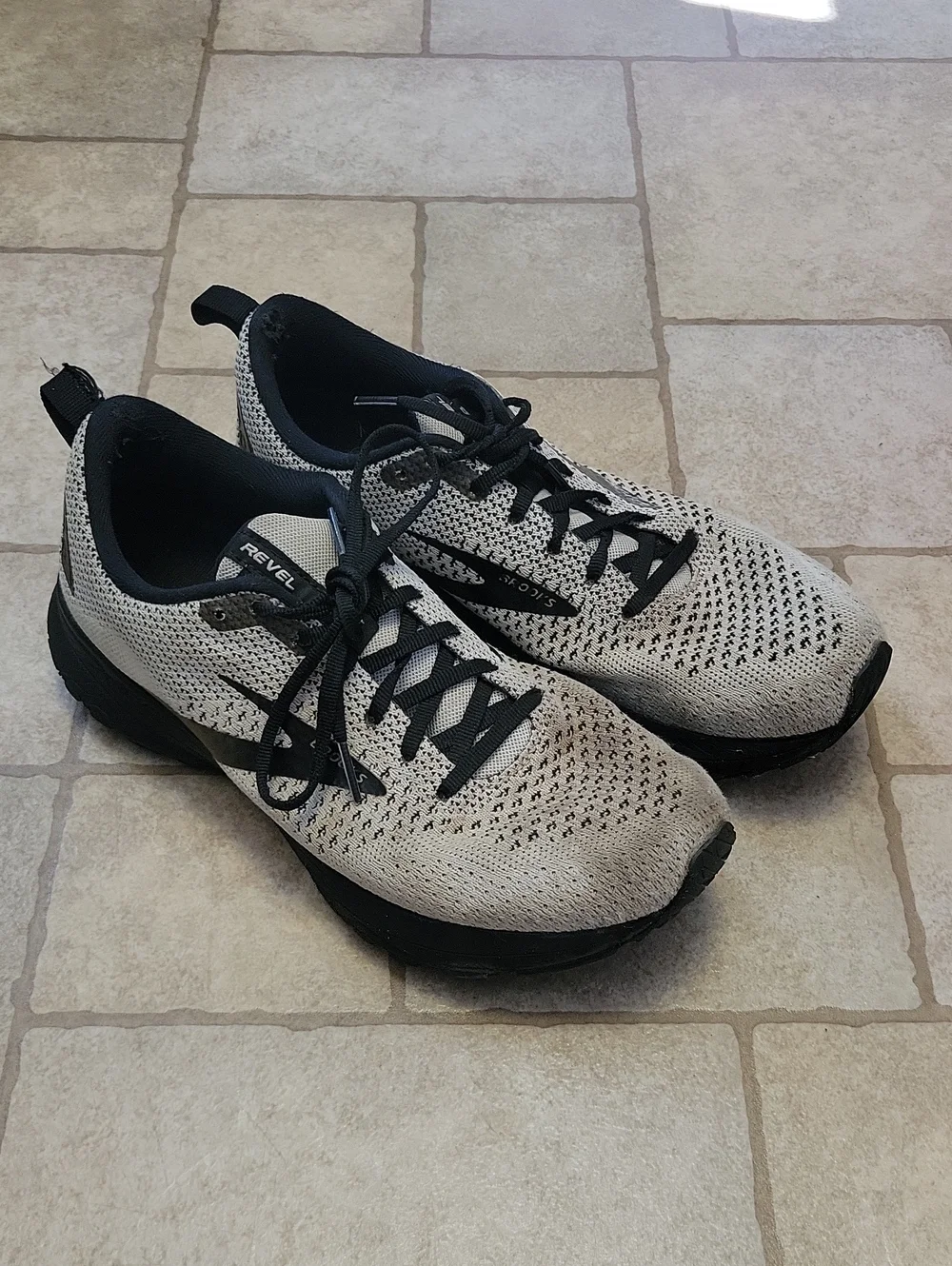 Brooks Revel 4 Running Shoes 9.5